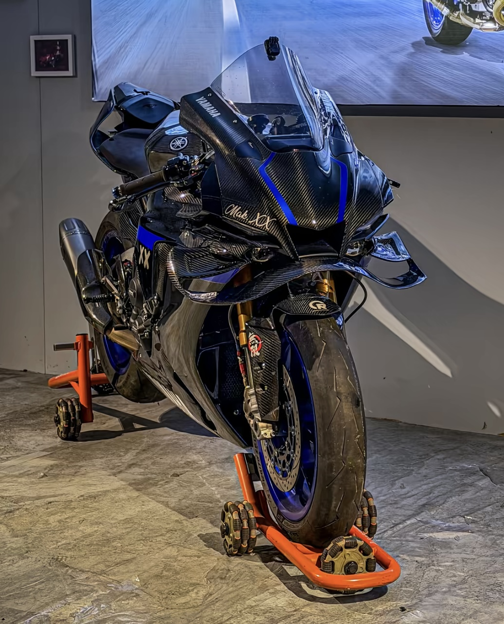 YZF-R1 GPスタイルウイングレット | MOSN